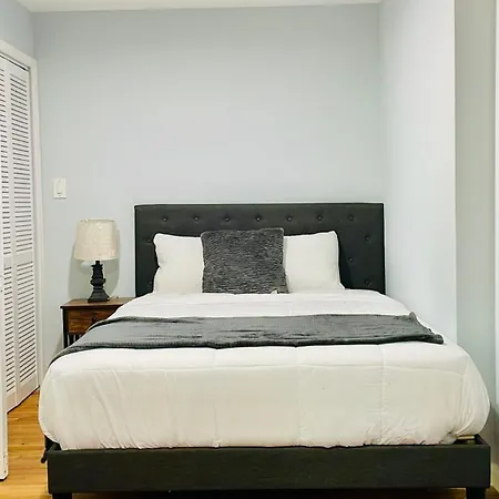 1 Bedroom Patio View With Shared Bathroom #2